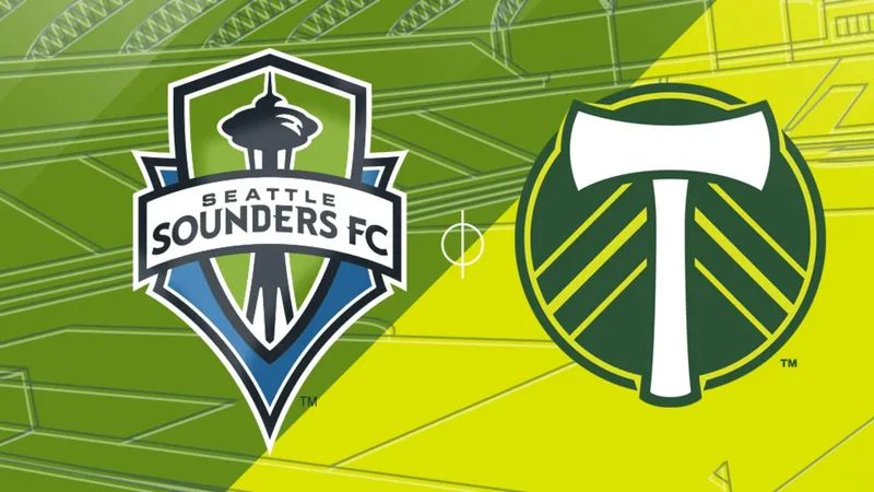 Cầu thủ Seattle Sounders và Porland Timbers tranh chấp bóng trên sân cỏ